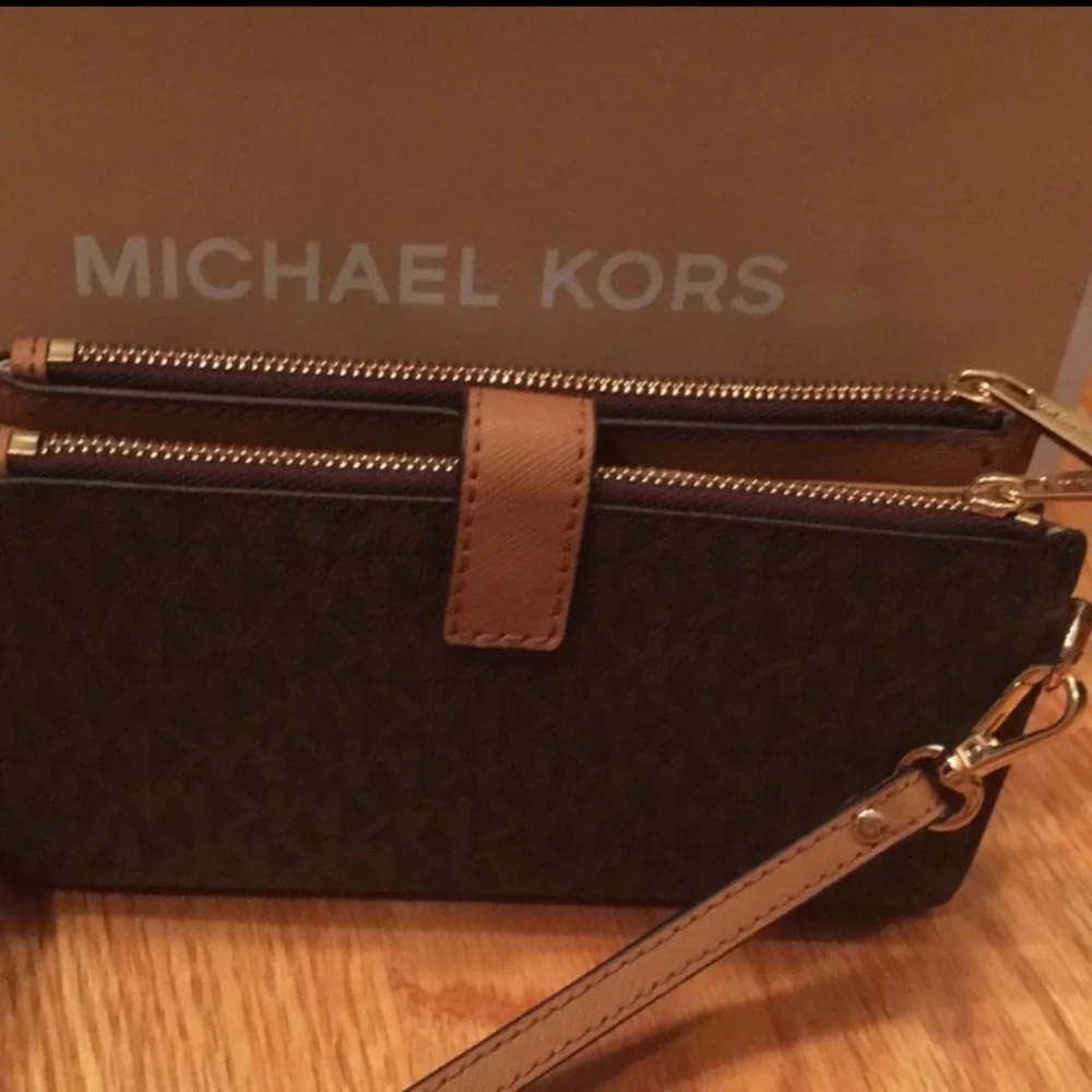NWT MICHAEL Michael Kors Jet Set Double Zip Wristlet Wallet